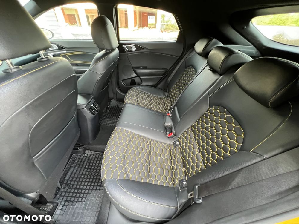 Kia XCeed 1.5 T-GDI L Business Line - 14