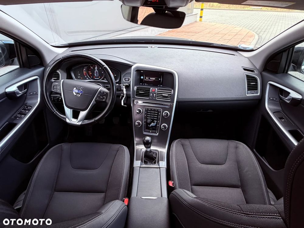 Volvo XC 60 D3 Momentum - 8