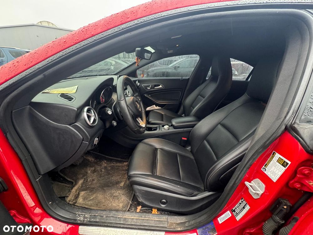 Mercedes-Benz CLA 250 7G-DCT - 12