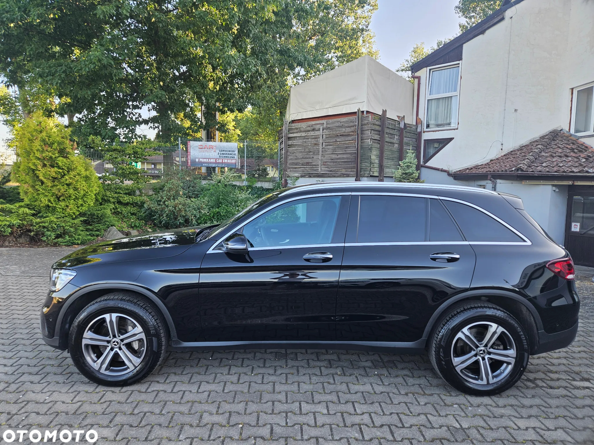 Mercedes-Benz GLC 300 e 4-Matic - 9