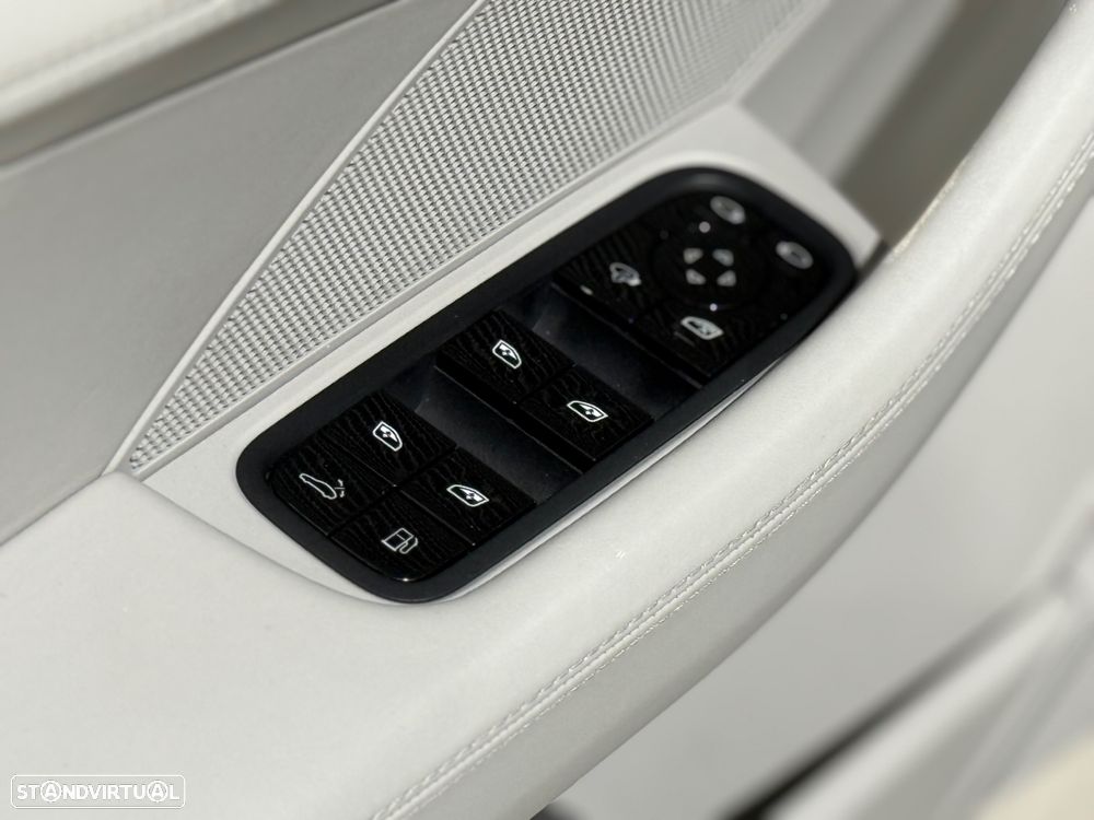 Porsche Panamera 4 E-Hybrid Executive - 24