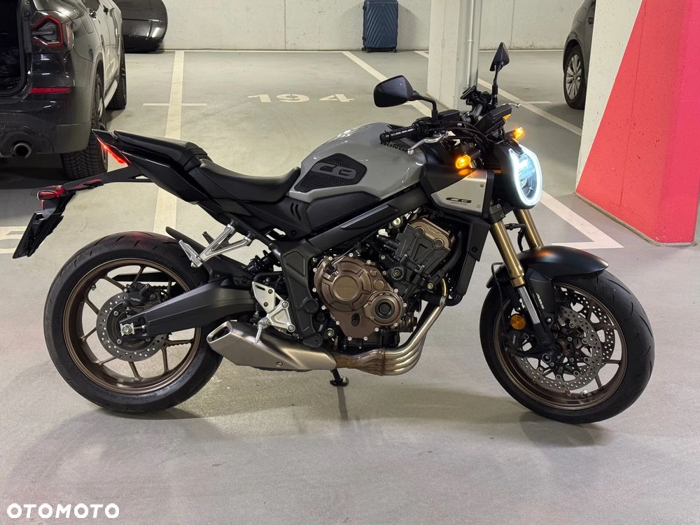 Honda CB - 2