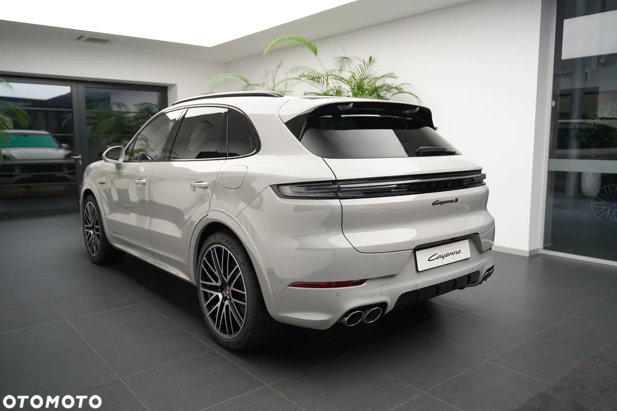 Porsche Cayenne - 2
