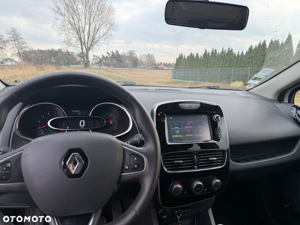 Renault Clio - 11