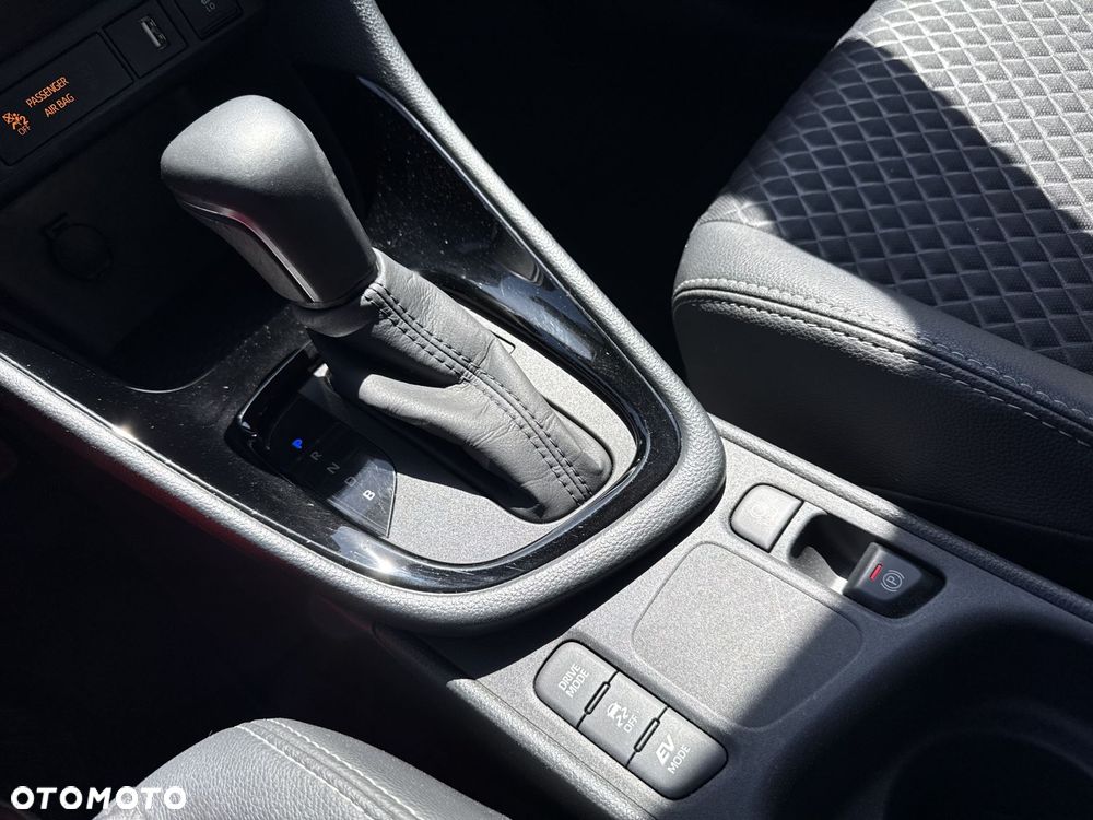 Toyota Yaris - 23