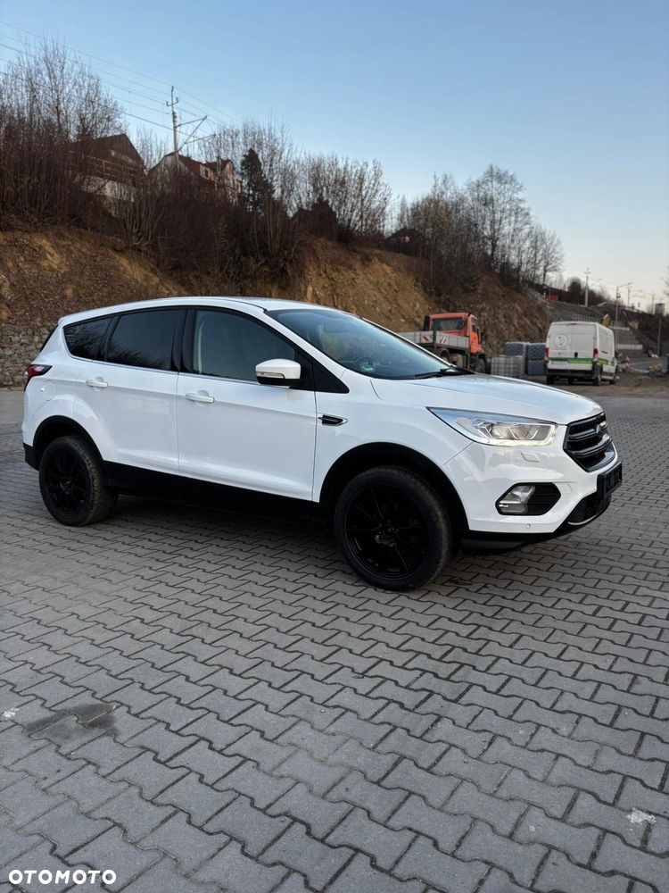 Ford Kuga - 1