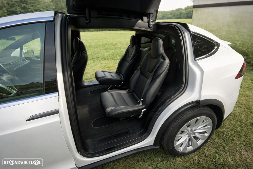 Tesla Model X 100D - 15