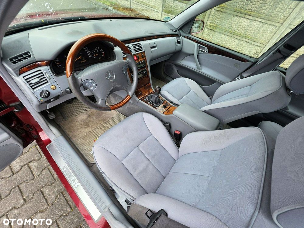 Mercedes-Benz Klasa E - 11