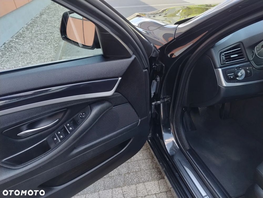 BMW Seria 5 518d - 17