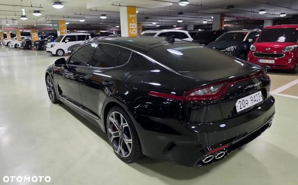 Kia Stinger - 3