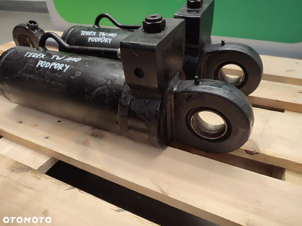 Siłownik hydrauliczny podpór 6501137500 TEREX TW 110 - 10