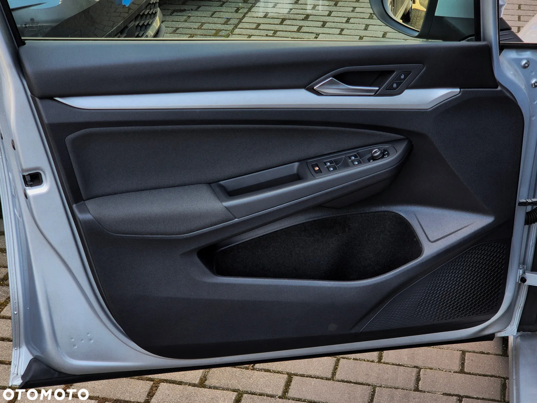 Volkswagen Golf VIII 1.5 TSI EVO Life - 17