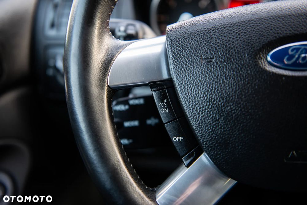 Ford Kuga 2.0 TDCi 4x4 Titanium - 37