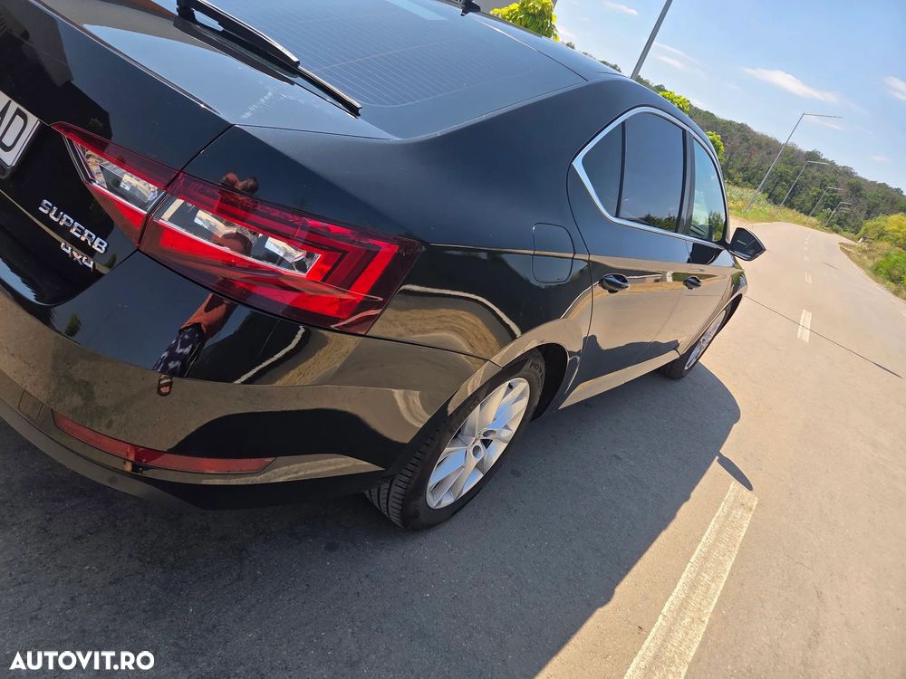 Skoda Superb 2.0 TDI DSG 4X4 Ambition - 10