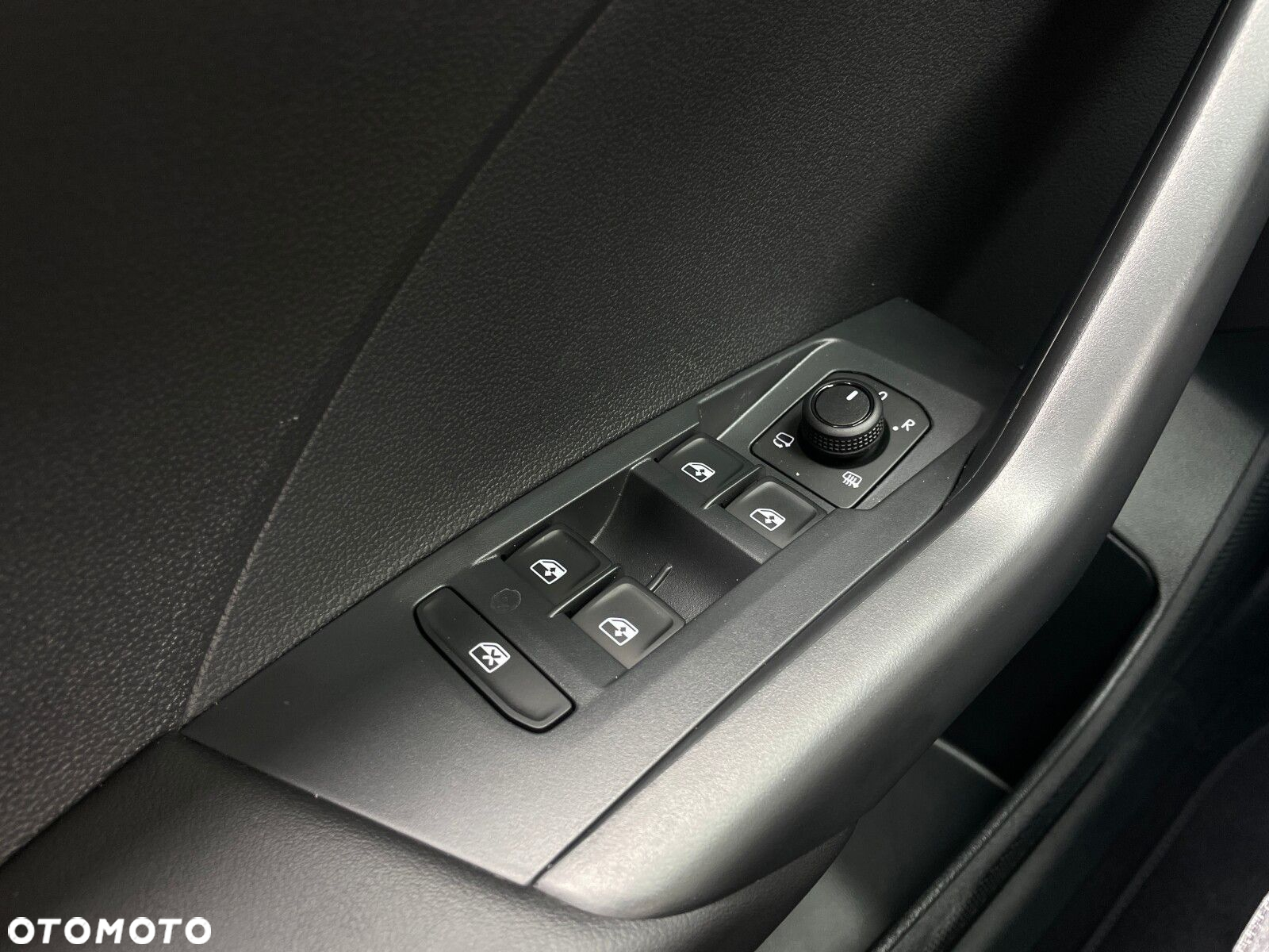 Volkswagen T-Cross - 24