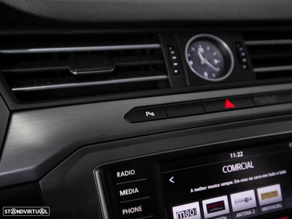 VW Passat Variant - 16