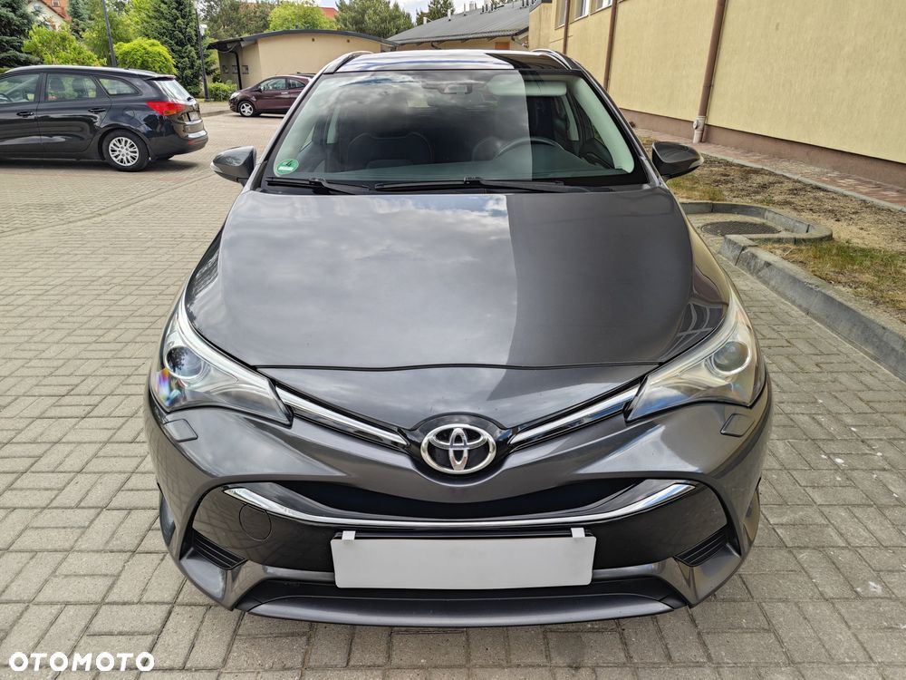 Toyota Avensis - 5