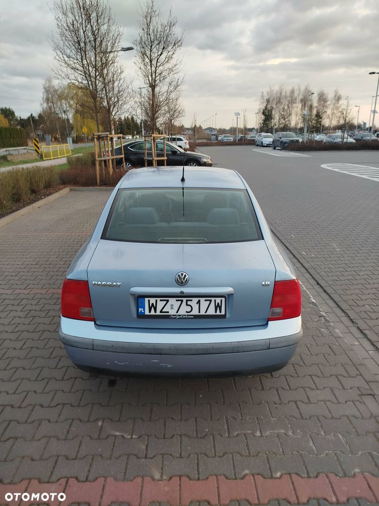 Volkswagen Passat 1.8 - 8