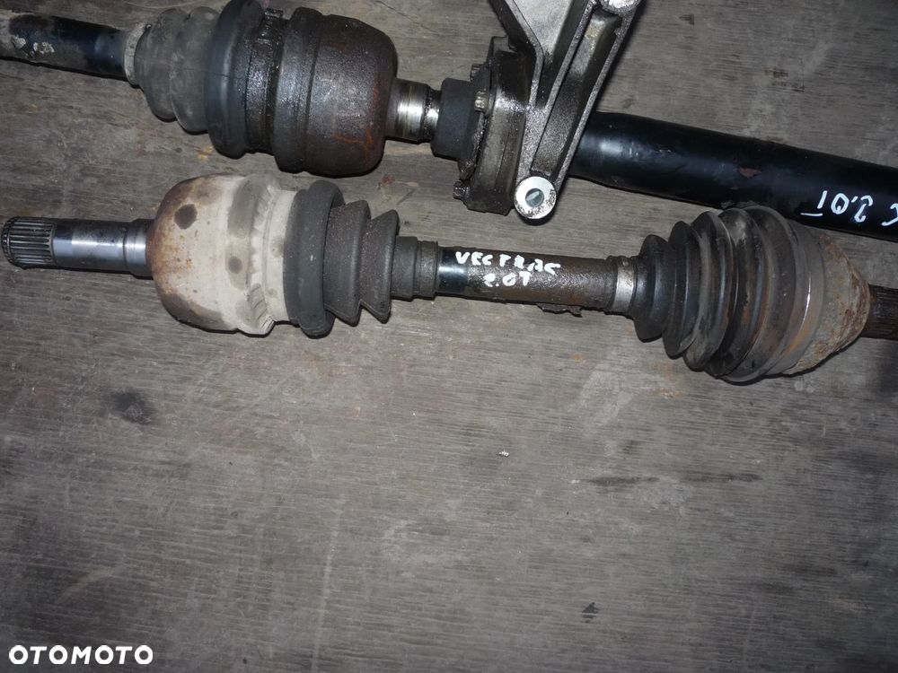 OPEL VECTRA C 2.0T PÓŁOŚ LEWA - 2