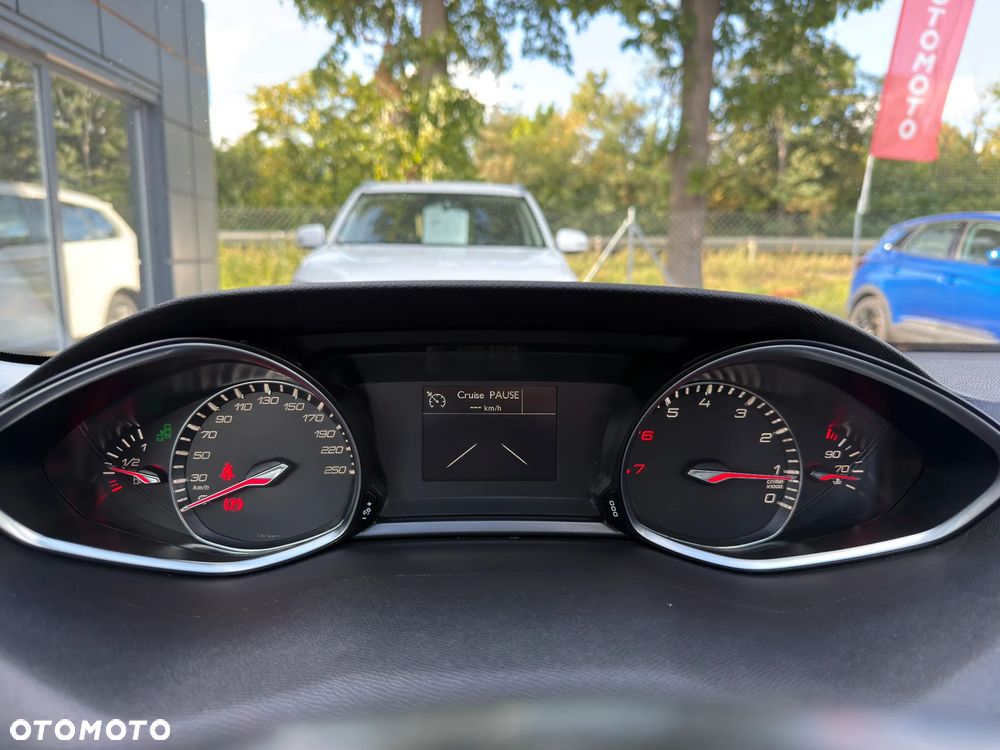 Peugeot 308 1.2 PureTech Allure S&S - 23