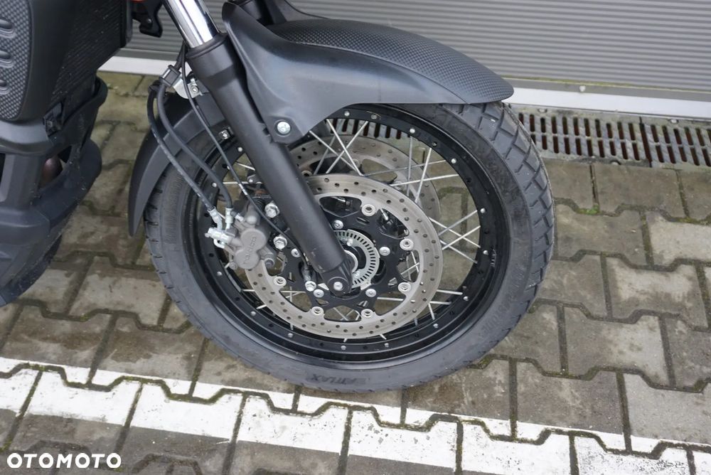 Suzuki V-STROM - 8