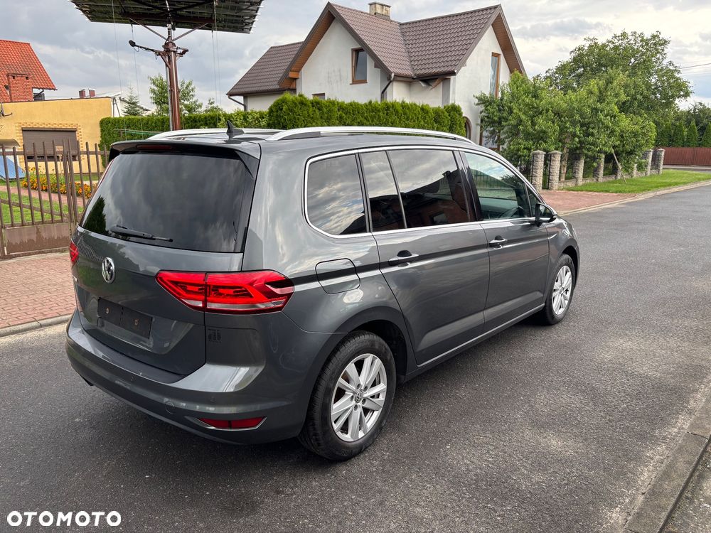 Volkswagen Touran 2.0 TDI SCR DSG Highline - 9