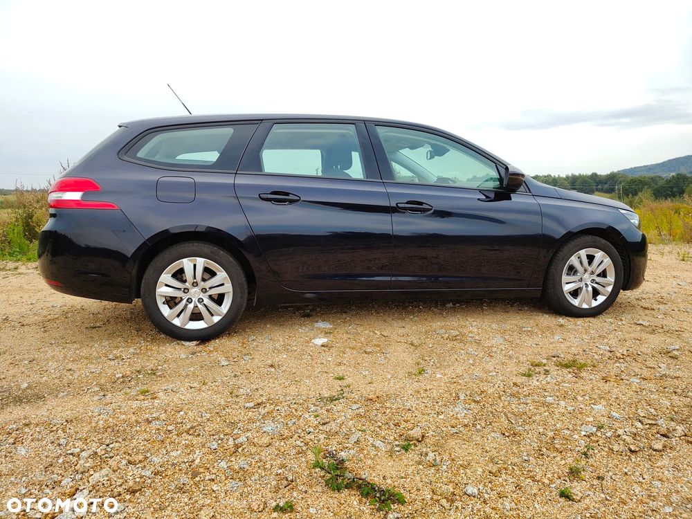 Peugeot 308 2019 photo 2