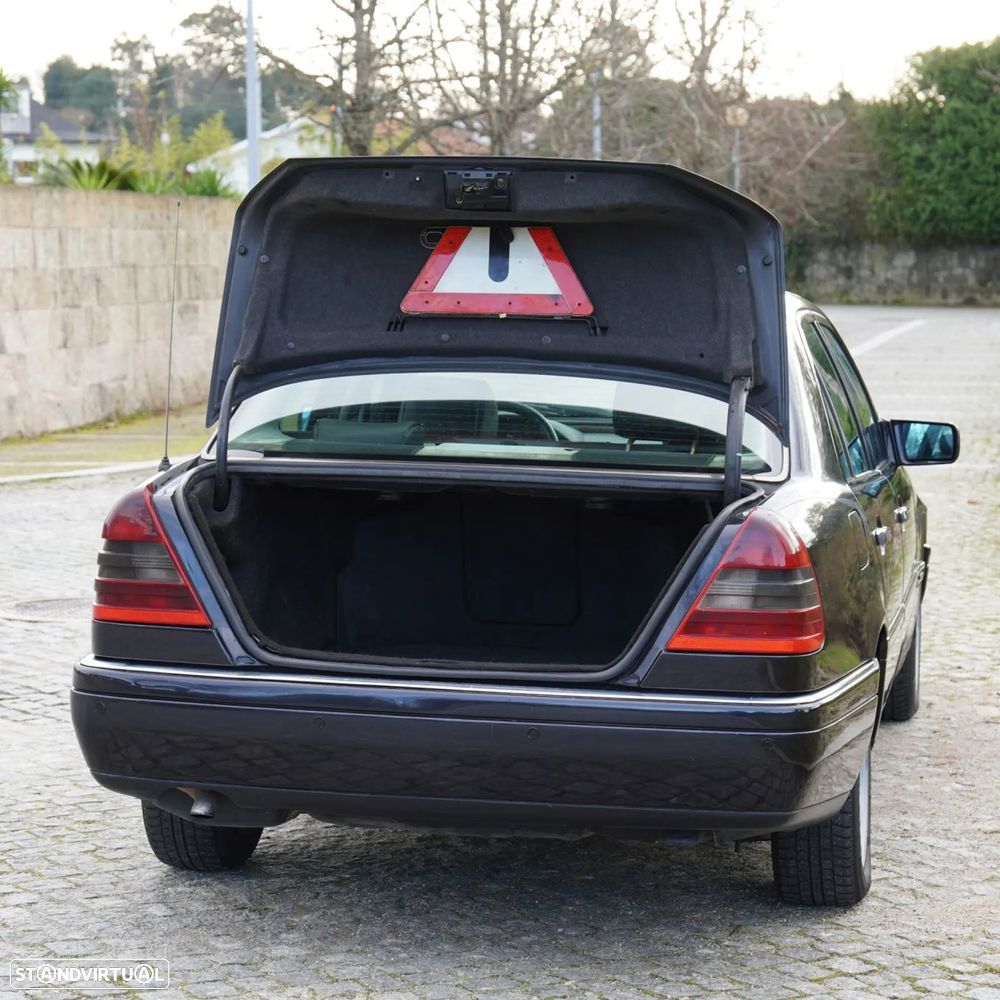 Mercedes-Benz C 200 D Elegance - 33