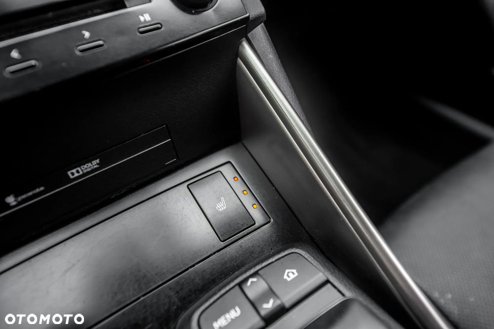 Lexus IS 300h Business Edition - 33