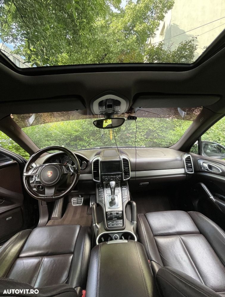 Porsche Cayenne - 9