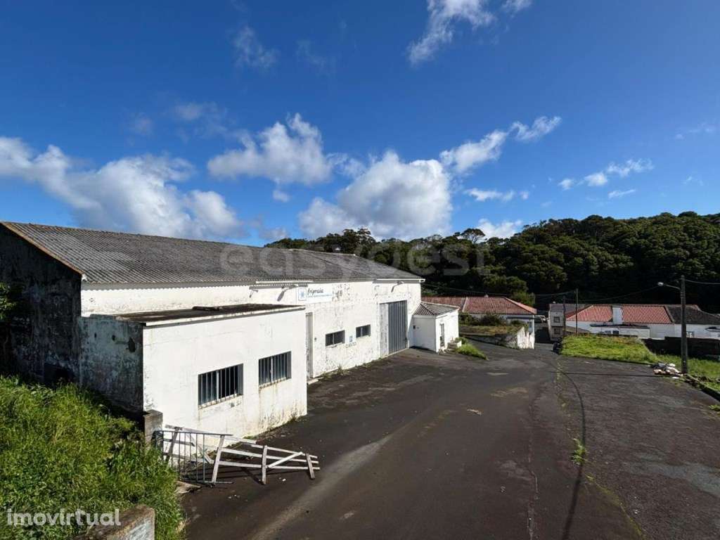 Armazém Industrial - Santa Cruz, Praia da Vitoria, Ilha Terceira - Grande imagem: 3/27