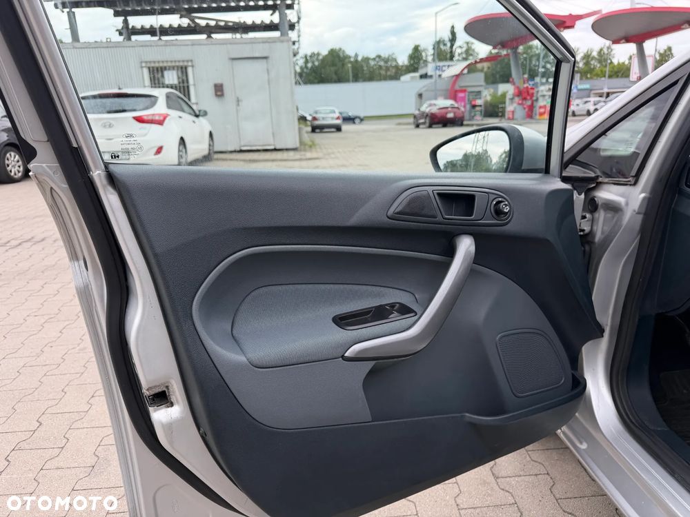 Ford Fiesta 1.25 Trend - 17