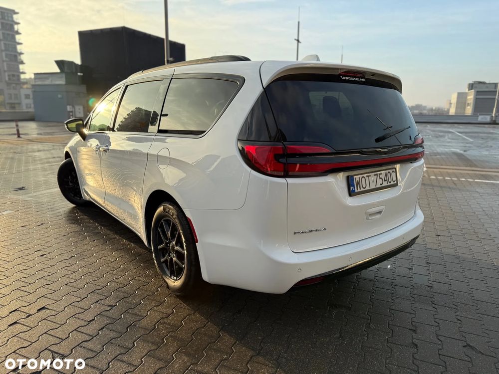 Chrysler Pacifica - 34