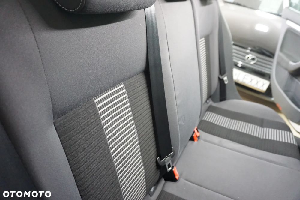 Volkswagen Golf 1.6 United - 25