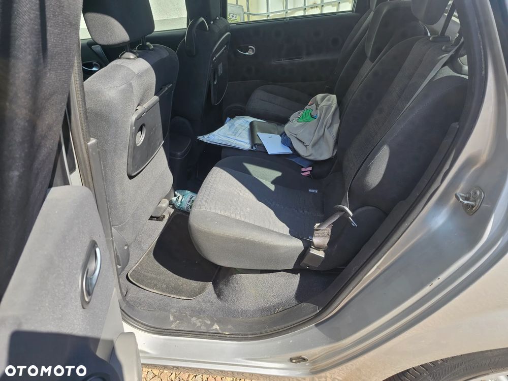Renault Scenic 1.6 16V Confort Expression - 8