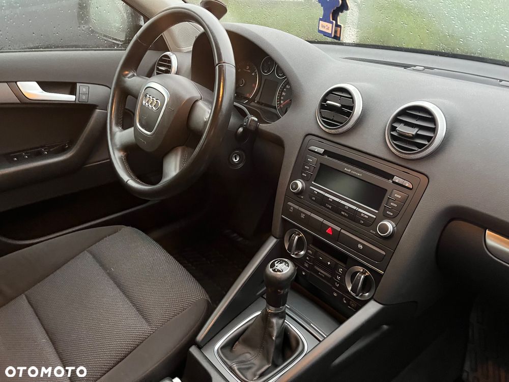 Audi A3 3-drzwiowe 1.6 TDI DPF Ambiente - 17