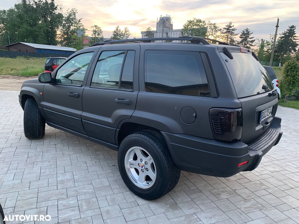 Jeep Grand Cherokee - 10