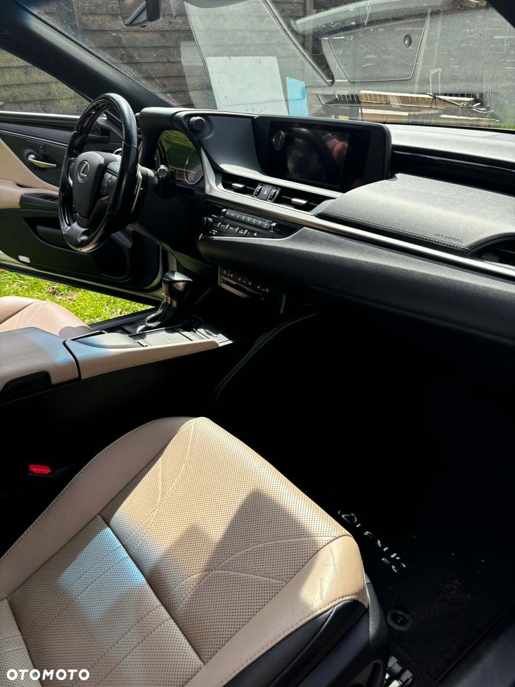 Lexus ES 300h Prestige - 3