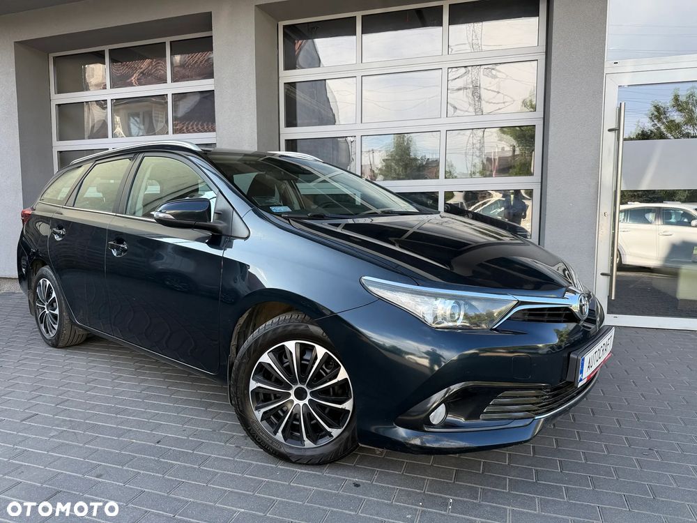Toyota Auris 1.6 Premium - 22