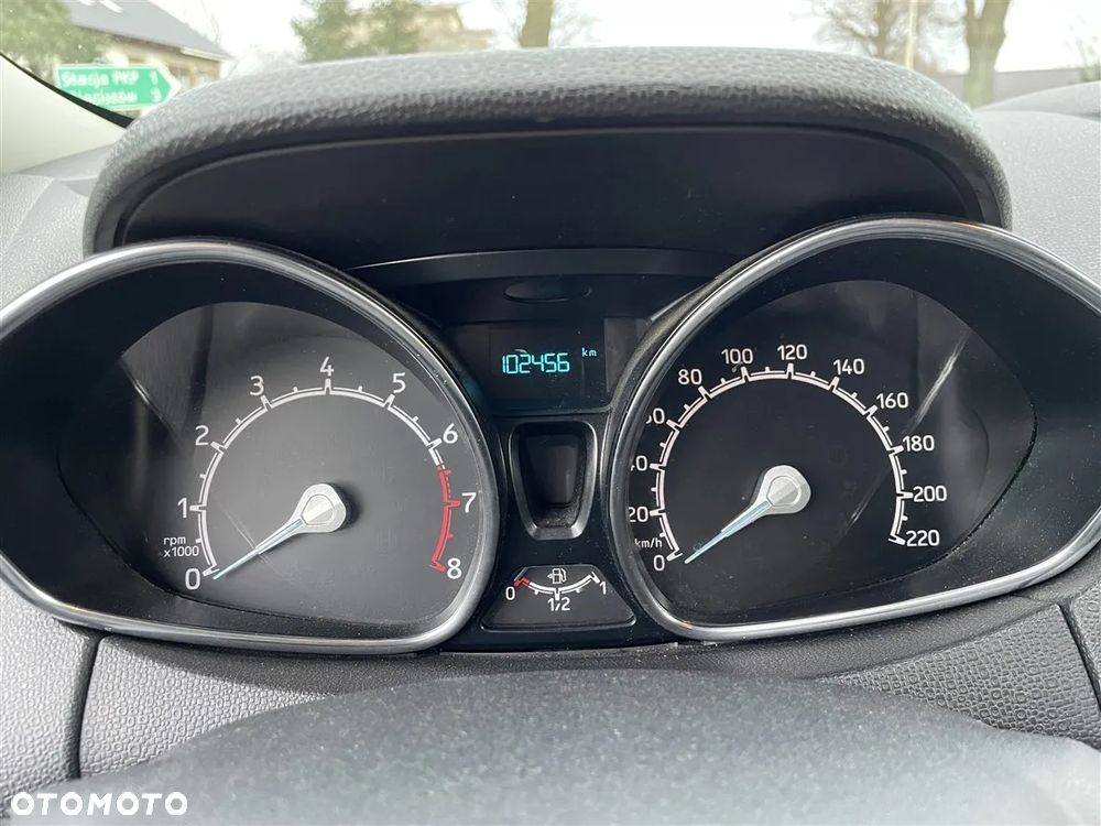 Ford EcoSport - 32