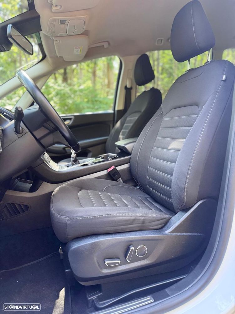 Ford Galaxy - 29