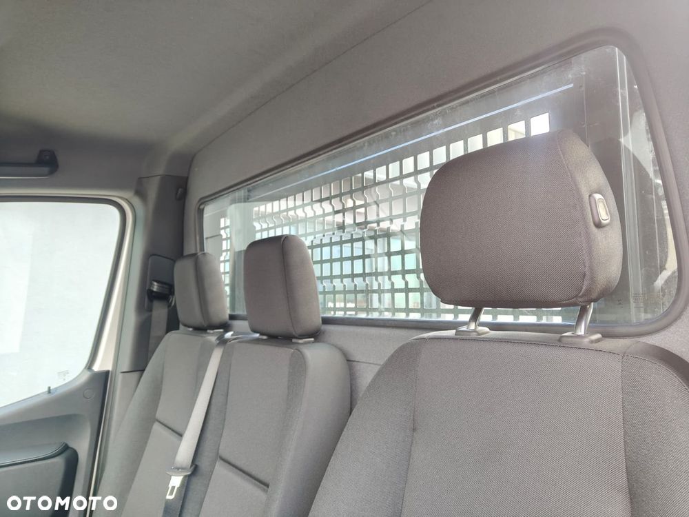 Mercedes-Benz Sprinter - 13