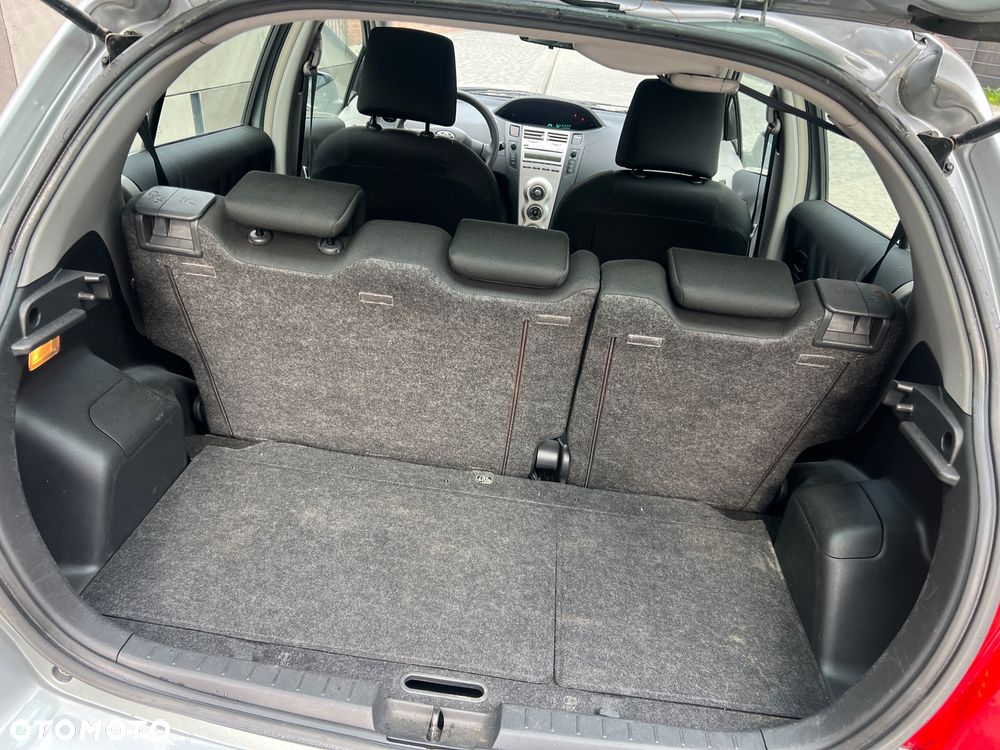 Toyota Yaris 1.0 Luna A/C - 11