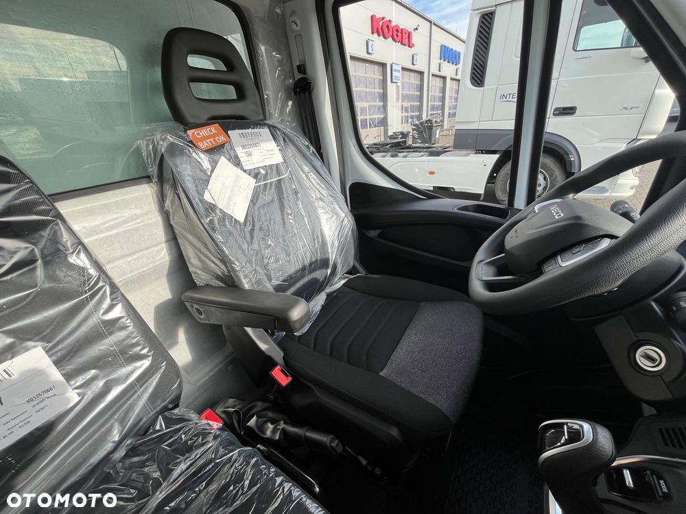 Iveco Daily 35S16H3.0A8 Izoterma 8 EP / Agregat z grzaniem + 230V - 3