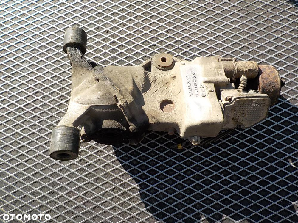 VOLVO XC70 DYFER DYFERENCJAŁ MOST 08689632 - 1