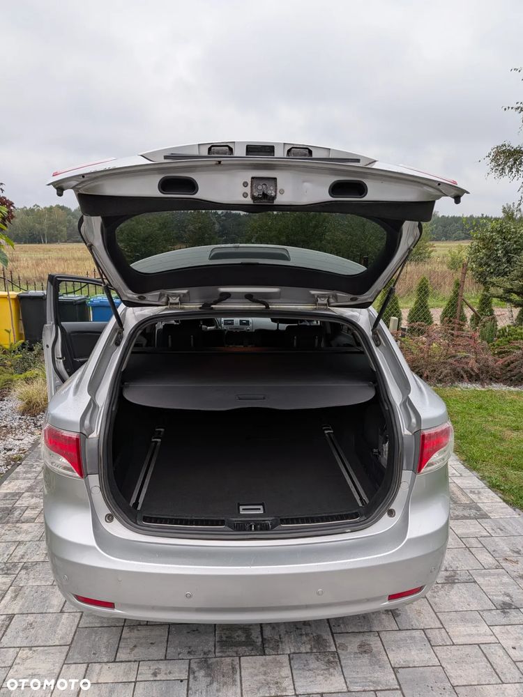 Toyota Avensis 2.2 D-CAT 2010 - 10