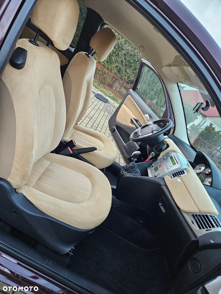 Lancia Ypsilon 1.4 8V Platino (4 os.) - 28