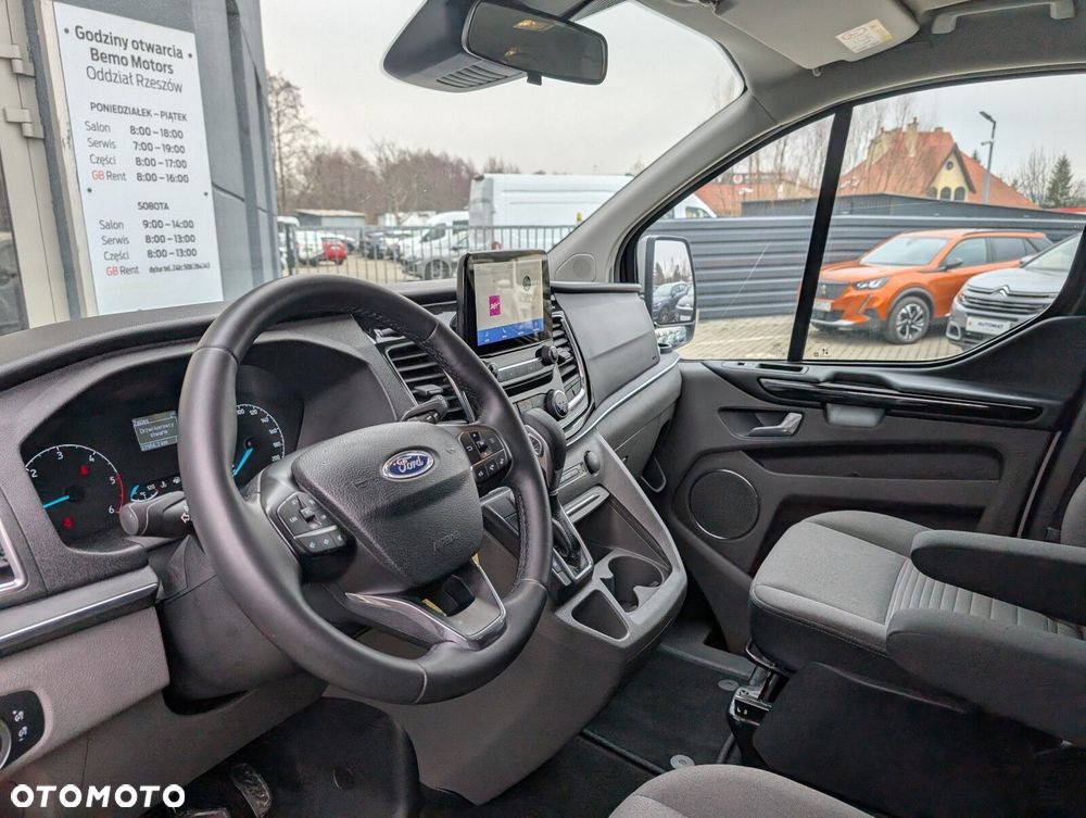 Ford Tourneo Custom - 13