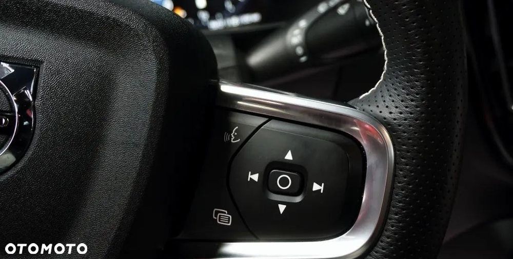 Volvo XC 40 B4 B AWD R-Design - 22