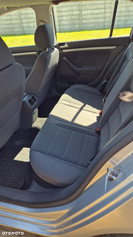 Volkswagen Golf - 11